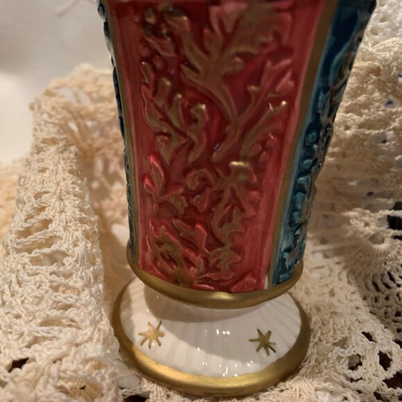 Fitz and Floyd Christmas Salt and Pepper Shakers - Picture 5 of 8